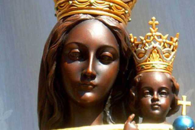 Bari, arriva in "visita" la statua della Madonna nera di Loreto